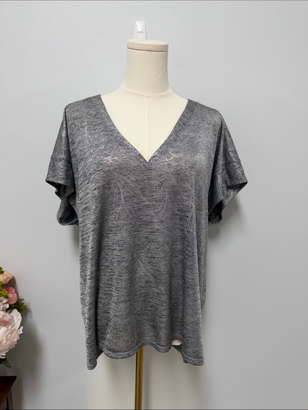 White House Black Market Heather Gray V-Neck Short Sleeve Top